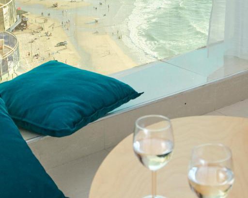 Herzliya Pituach Apartment | Sunny sea view studio