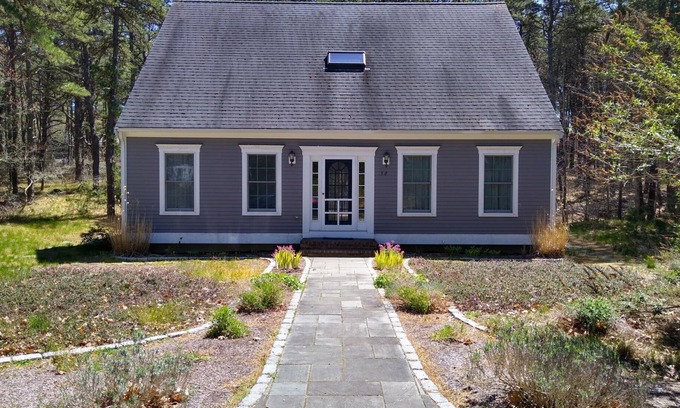 Wellfleet House | Sunny Seclusion in Wellfleet