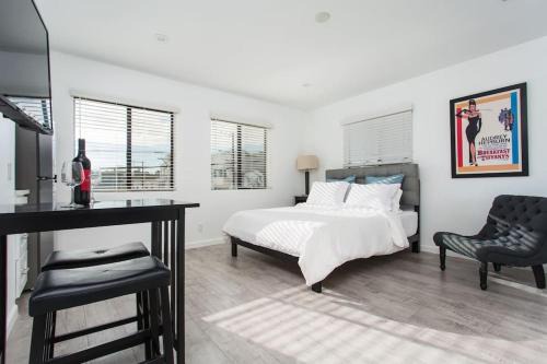 Venice Apartment | Sunny Studio in the Heart of Venice Beach - #6