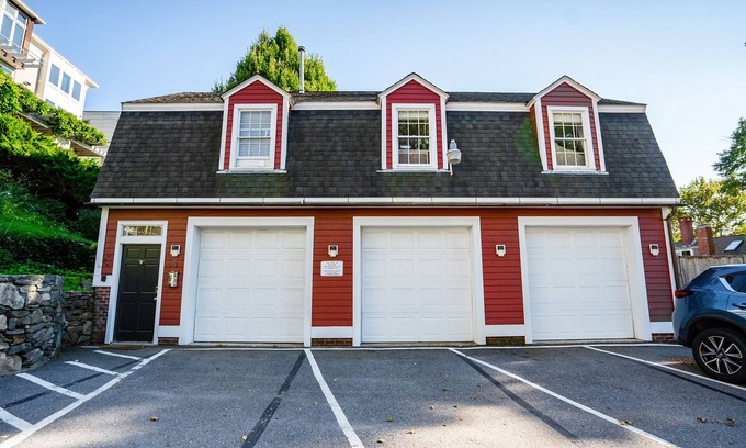 College Hill Apartment | Sunny Studio Loft Next to RISD & Brown w/Parking!