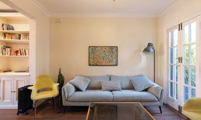 Newtown House | Sunny & Vibrant home in prime Newtown location