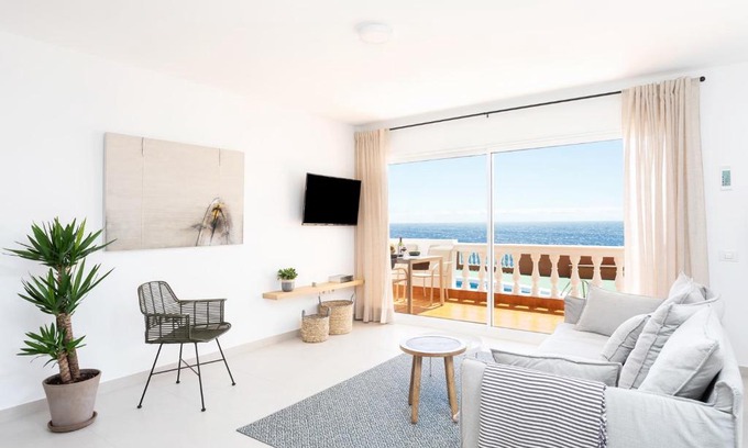 Las Caletillas Apartment | Sunrise On The Ocean