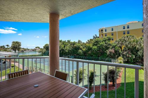 St. Pete Beach House | Sunrise Resort 210