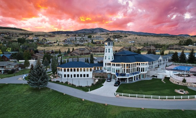 Harbor Village House | Sunrise Resort & Event Center | 19 Bedroom, 19-1/2 Bathrooms