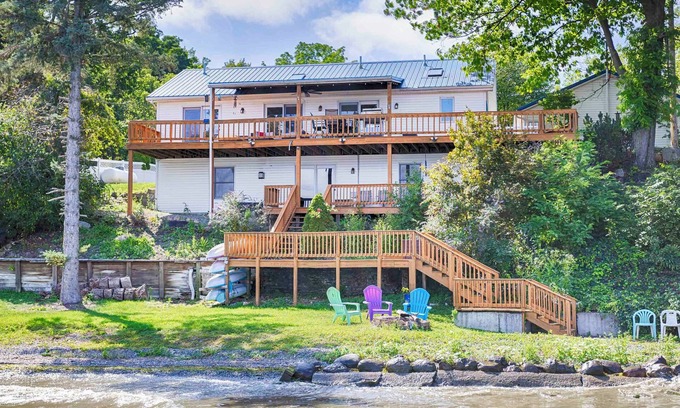 Town of Benton House | Sunrise Shores: Spectacular View!