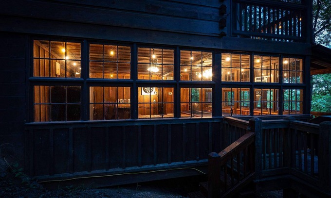 Blue Ridge Cabin | Sunrise View-10 Min to Blue Ridge,Hot Tub-3 BR