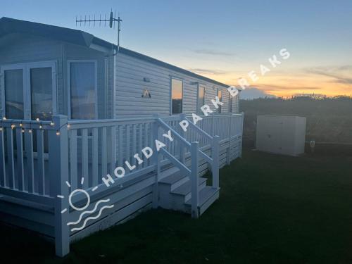 Selsey House | Sunset - A Relaxing Gold 3 bed holiday home at Seal Bay Resort