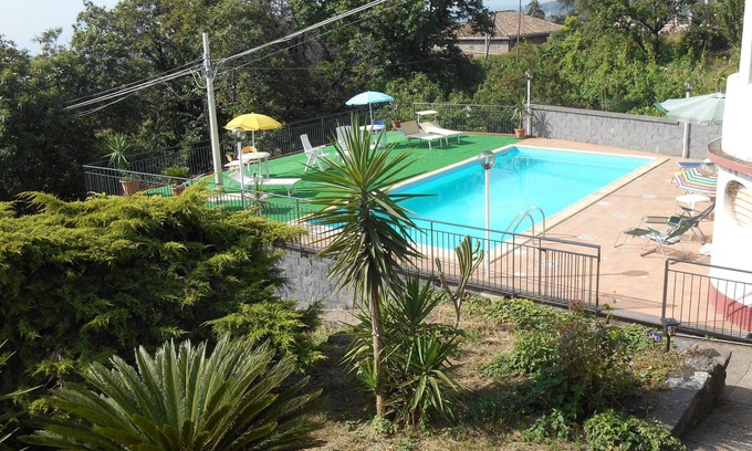 Coste House | SUNSET apartment in villa with pool