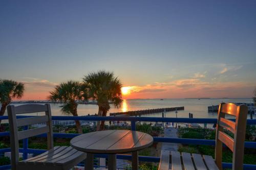 Truman Annex Apartment | Sunset at Harbour Place