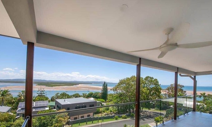 Seventeen Seventy Apartment | Sunset Beach House 1770 Level 3