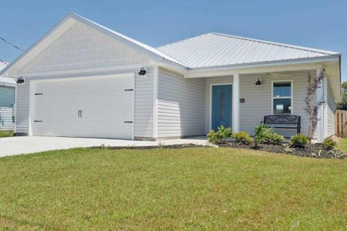 Holiday Beach House | Sunset by the Sea by Emerald Coast Retreats