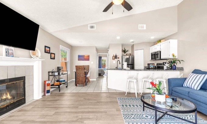 Gulf Lagoon Beach House | Sunset Dreams King Bed 5 Min Walk to Beach!
