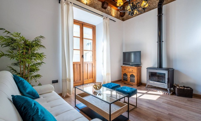 La Goleta Apartment | Sunset Malaga Apartments - CARRETERIA