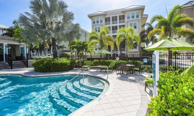 Whitney Beach Condo | Sunset Margarita - Pet Condo Near Anna Maria w/Pool, Bikes & Easy Beach Access