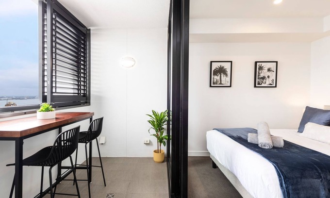 Newcastle Apartment | Sunset on the Esplanade