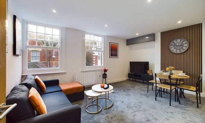 Eastbourne Apartment | Sunset Penthouse | Central Eastbourne | Sleeps 10