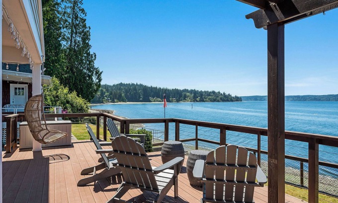 South Colby Cottage | Sunset Shores: Waterfront Cottage on Vashon Island