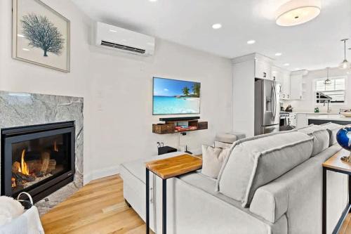 Hampton House | Sunset Views Balcony Marsh Views AC