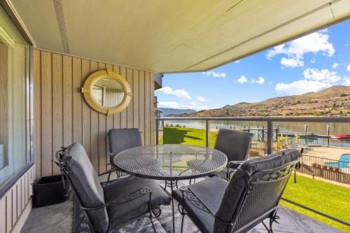 Chelan House | Sunsets at Lake Chelan Petersons #324