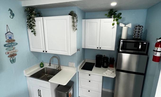 Lake Ridge Apartment | Sunshine Studio 5 min to beach