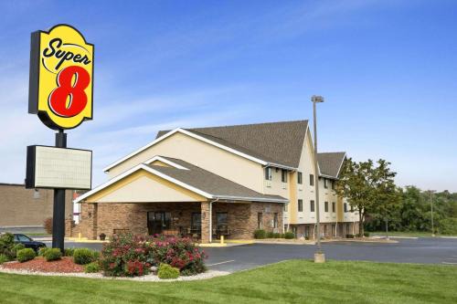 Alton Hotel | Super 8 by Wyndham Alton