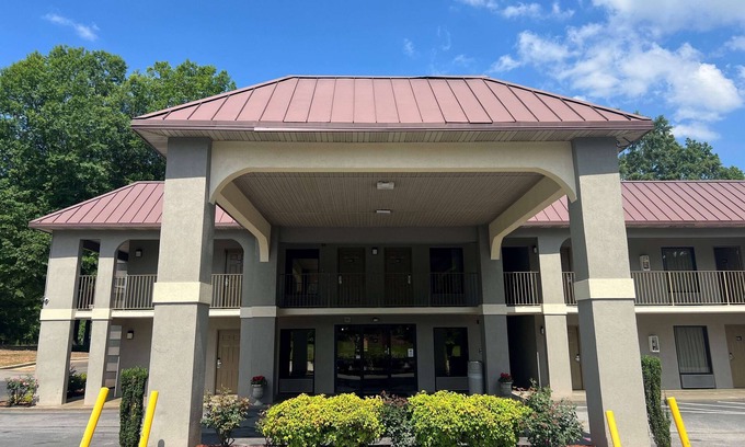 Decatur Hotel | Super 8 by Wyndham Decatur/Lithonia/Atl Area