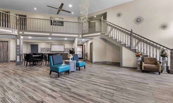 Dickson Hotel | Super 8 by Wyndham Dickson