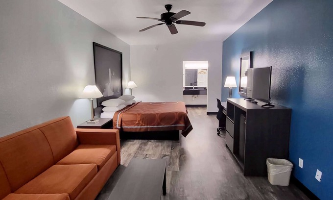 Forney Hotel | Super 8 by Wyndham Forney/East Dallas