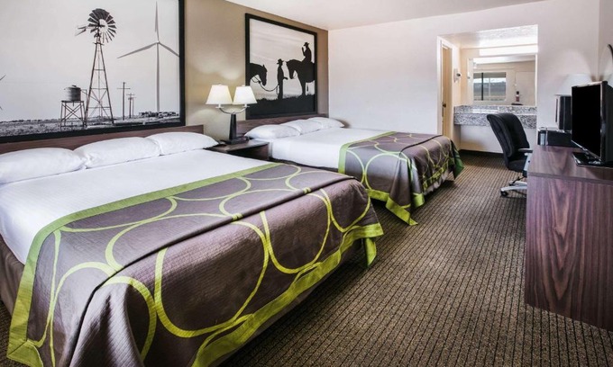 Central Oklahoma City Hotel | Super 8 by Wyndham Oklahoma Airport Fairgrounds West