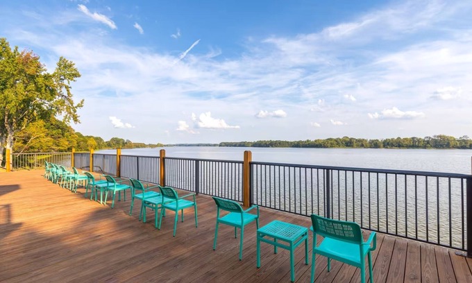 Riverside Hotel | Super 8 by Wyndham Riverside AL