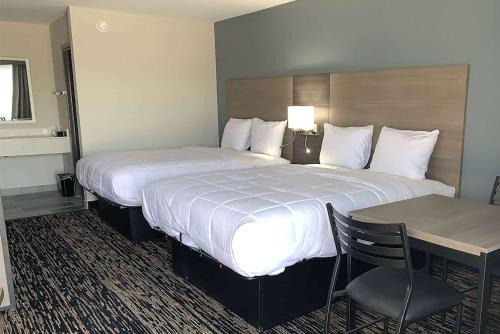 Sulphur Hotel | Super 8 by Wyndham Sulphur South