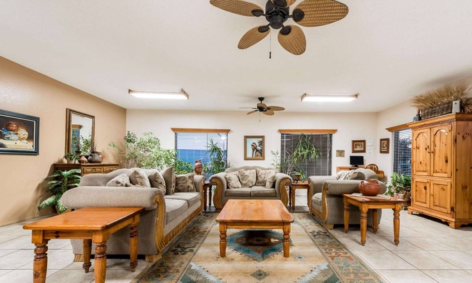 Woodway Hotel | Super 8 by Wyndham Waco/Mall area TX
