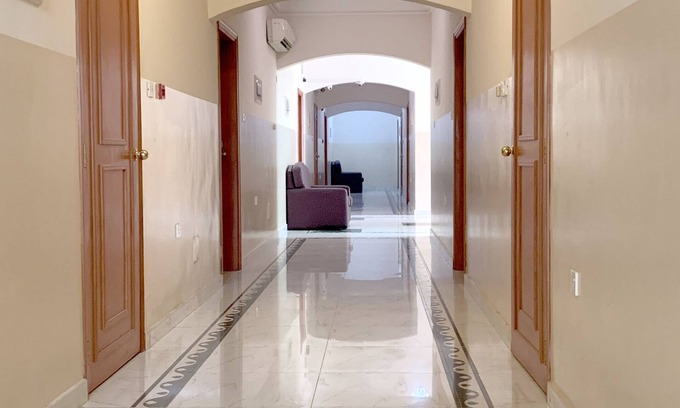 Al Maabilah Hotel | Super OYO 151 Manam 2 Hotel Apartment