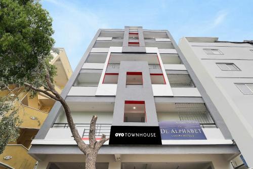 Kukatpally Housing Board Colony Hotel | Super Townhouse De Alphabet Kukatpally Near Nexus Mall