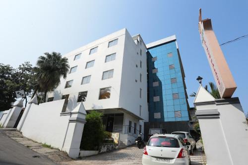 Palayam Hotel | Super Townhouse Prince Palace