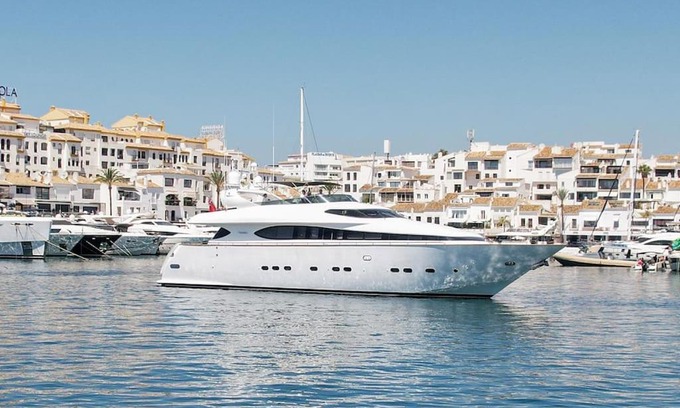 Barceloneta Boat Rental | Super Yacht Located in Puerto Banus