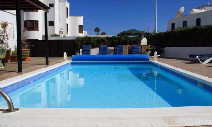 Puerto del Carmen Villa | Superb 3 bedroom villa very close to beach.supermarket,and nightlife