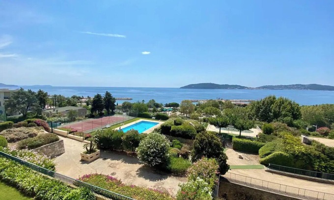 Le Mourillon Apartment | Superb apartment with sea view and swimming pool, 5 minutes from the Mourillon beaches