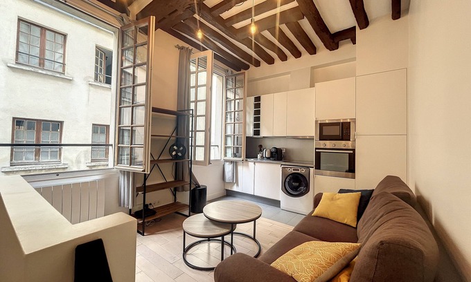 Marais Apartment | Superb Apt Duplex in the Marais, Heart of Paris