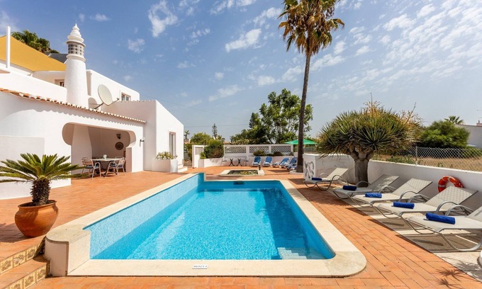 Alporchinhos Villa | Superb Carvoeiro Villa | Villa Alegria do Sul | 7 Bedrooms | Pool & Sun Terrace