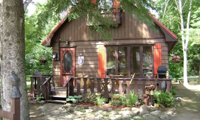 Saint-Sauveur Ski Chalet | Superb chalet located directly in the village of St-Sauveur