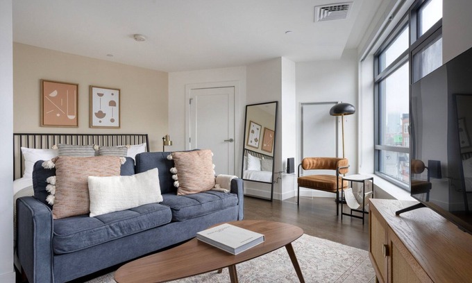 Fenway–Kenmore Apartment | Superb Fenway Studio w/Gym, nr Green Line & Dining, by Blueground