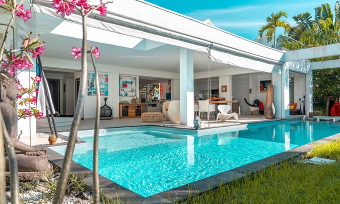 Dampierre Villa | SUPERB LUXURY VILLA 10 MINUTES WALK FROM ANSE VINAIGRI BEACH