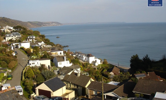 Looe Apartment | superb sea view 1 bedroom luxury apartment sleeps 2