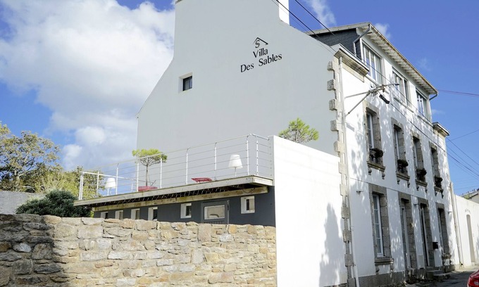 Concarneau Villa | Superb seafront villa - Jacuzzi - ideal for family or friends