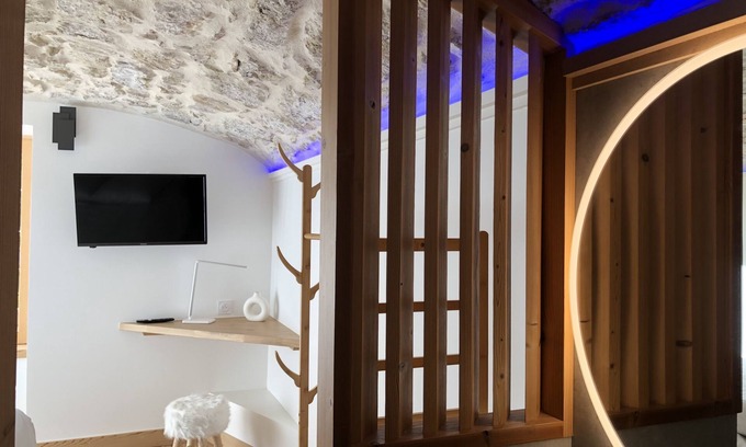Pugny-Chatenod Apartment | Superbe Duplex Rénové vue lac à 10min D'aix les Bains, Coeur de Massif ds Bauges