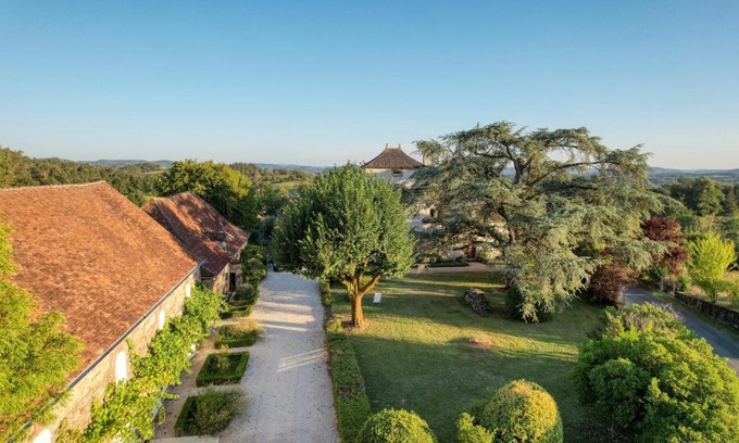 Saint-Bazile-de-Meyssac House | Superbe gîte avec vue sur les vignes, dans le parc d'un manoir du 18ème siècle
