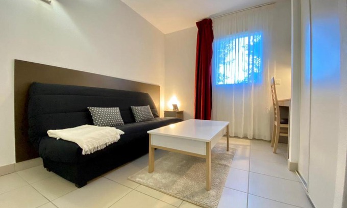 Aix-en-Provence Apartment | Superbe studio rénové avec piscine Aix-en-Provence