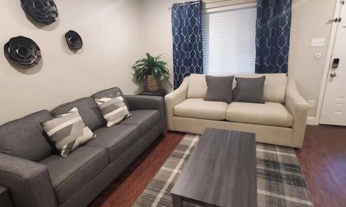 Mesquite House | SUPERHOST/Ilu Delight Unit A, Rodeo < 1 mile. Luxury Home.