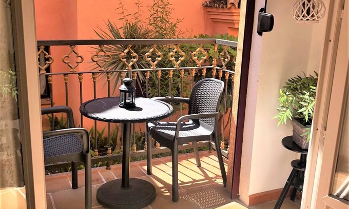New Golden Mile Apartment | Superior 2 Bedroom Apartment Minutes from Beaches andPuerto Banus